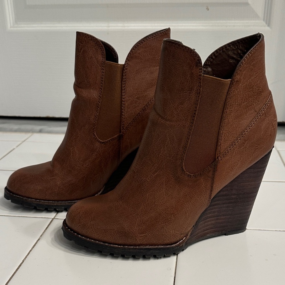 Very Volatile Wedge Ankle Boots
